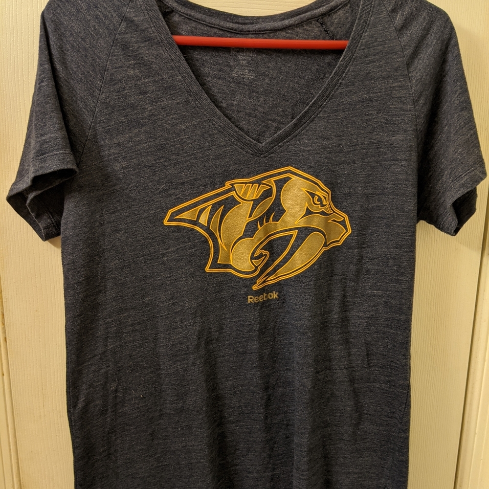 Nashville predators v neck